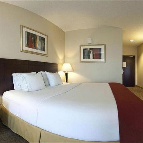 Photo of Holiday Inn Express Hotel & Suites Minot South, an IHG Hotel