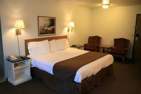 Photo of New Victorian Inn & Suites-Norfolk