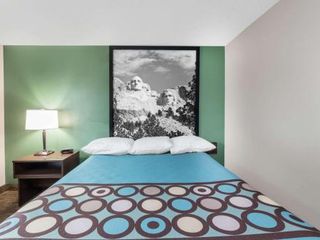 Фото отеля Super 8 by Wyndham Pierre SD