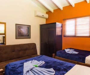 Cariñas Studio Apartments Palm Beach Aruba