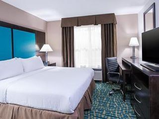 Фото отеля Holiday Inn Express & Suites Wyomissing, an IHG Hotel