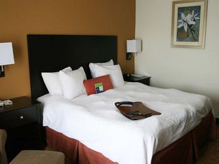 Фото отеля Hampton Inn & Suites Toledo - North