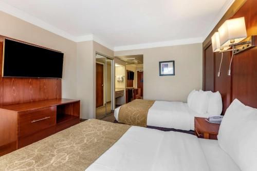 Comfort Suites Visalia Convention Center