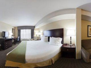 Фото отеля Holiday Inn Express Hotel & Suites Seattle North - Lynnwood, an IHG Ho