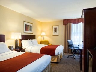 Фото отеля Holiday Inn Express Washington DC East- Andrews AFB, an IHG Hotel