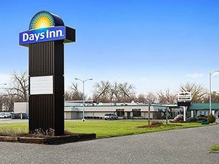 Hotel pic Days Inn by Wyndham Rock Falls