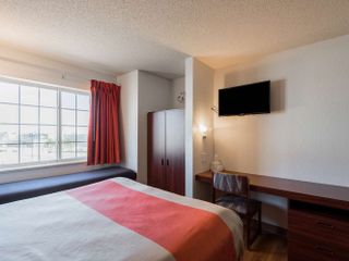 Hotel pic Motel 6-Olathe, KS