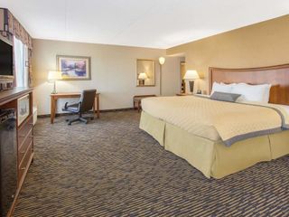 Фото отеля Radisson Hotel & Conference Center Champaign-Urbana