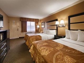 Фото отеля Best Western Inn & Suites