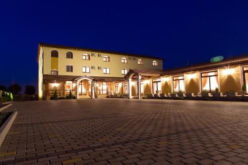 Hotel Photo 1