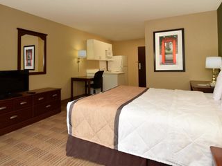 Фото отеля Extended Stay America Suites - Cleveland - Beachwood - Orange Place - 