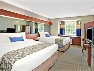 Фото отеля Microtel Inn & Suites by Wyndham Detroit Roseville