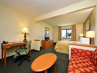 Hotel pic Quality Inn - Coralville