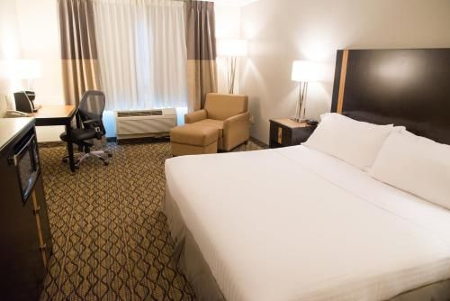 Photo of Holiday Inn Express Hotel & Suites Chanhassen, an IHG Hotel