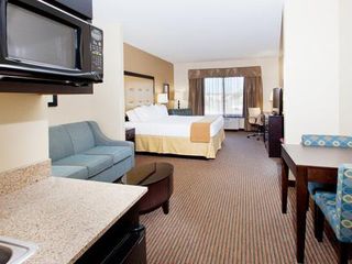 Фото отеля Holiday Inn Express Hotel & Suites Cordele North