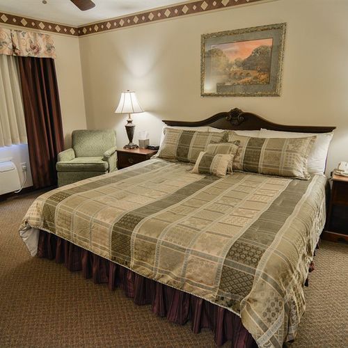 Photo of HEARTHSTONE INN & SUITES - BED AND BREAKFAST