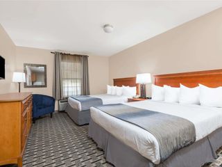Hotel pic Days Inn & Suites by Wyndham Sellersburg