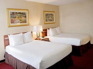 Фото отеля Quality Inn & Suites
