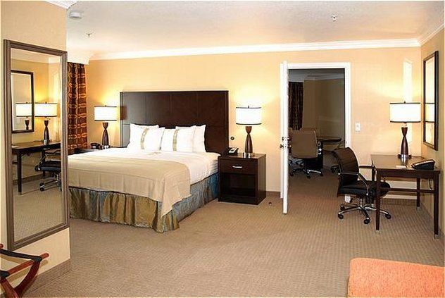 Holiday Inn & Suites San Mateo – SFO, an IHG Hotel