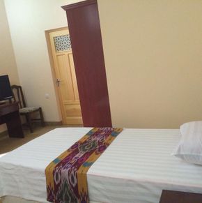NearBy Hotel