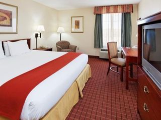 Фото отеля Holiday Inn Express & Suites Crossville, an IHG Hotel