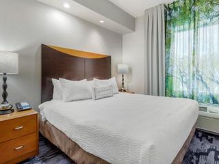 Hotel pic Fairfield Inn & Suites by Marriott Houston Conroe