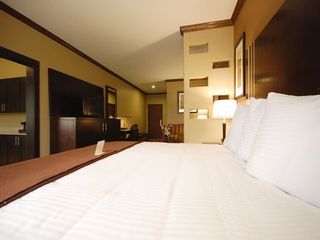 Фото отеля Best Western Plus Hotel and Suites Denison