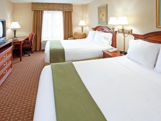 Фото отеля Holiday Inn Express Hotel & Suites Meadowlands Area, an IHG Hotel