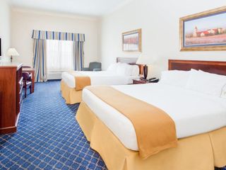 Фото отеля Holiday Inn Express, an IHG Hotel