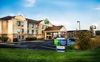 Photo of Holiday Inn Express Hotel & Suites South Haven, an IHG Hotel