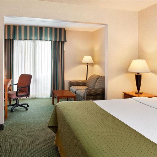 Photo of HOLIDAY INN HOTEL ' SUITES BETTENDORF