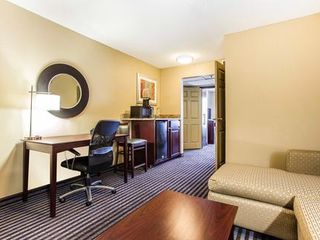 Hotel pic Comfort Inn & Suites Ballpark Area