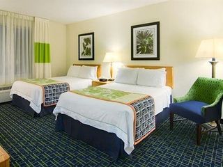 Фото отеля Fairfield Inn and Suites by Marriott Emporia I-95