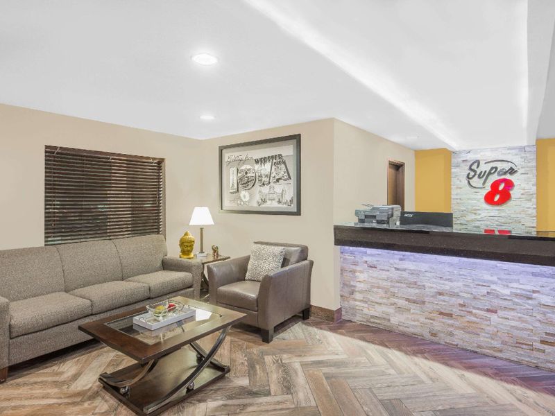 Hotel Photo 8