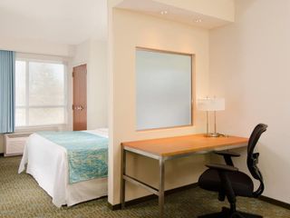 Фото отеля SpringHill Suites St. Louis Airport/Earth City