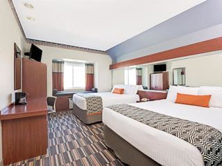 Фото отеля Microtel Inn & Suites Urbandale