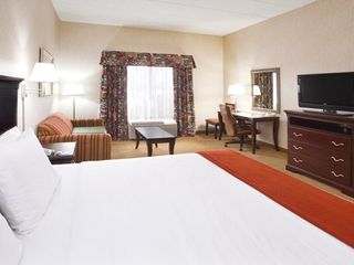 Hotel pic Baymont Inn & Suites by Wyndham Findlay
