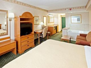 Фото отеля Country Inn & Suites by Radisson, Findlay, OH