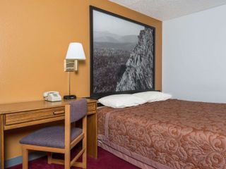 Hotel pic Super 8 by Wyndham Front Royal