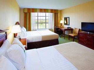 Фото отеля Holiday Inn & Suites Front Royal Blue Ridge Shadows, an IHG Hotel