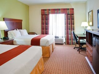 Фото отеля Holiday Inn Express Hotel & Suites Center, an IHG Hotel