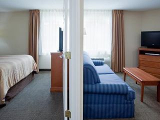 Фото отеля Candlewood Suites Colonial Heights - Fort Lee, an IHG Hotel