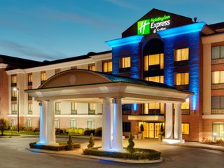 Фото отеля Holiday Inn Express Hotel & Suites Warwick-Providence Airport, an IHG 