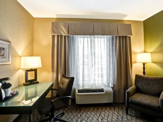 Фото отеля Holiday Inn Express Hotel & Suites Christiansburg, an IHG Hotel