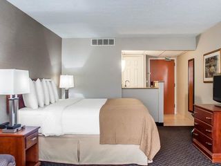 Фото отеля Quality Inn & Suites Vestal Binghamton near University