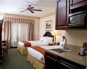 Photo of Holiday Inn Express Hotel & Suites Gainesville, an IHG Hotel