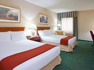 Hotel pic Holiday Inn Express Detroit-Warren/General Motors Technology Center, a
