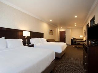 Фото отеля Holiday Inn Express Davis-University Area, an IHG Hotel