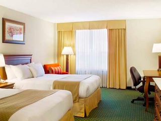 Hotel pic DoubleTree by Hilton Hotel & Executive Meeting Center Somerset