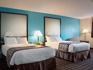 Hotel pic Super 8 by Wyndham Whitewater WI